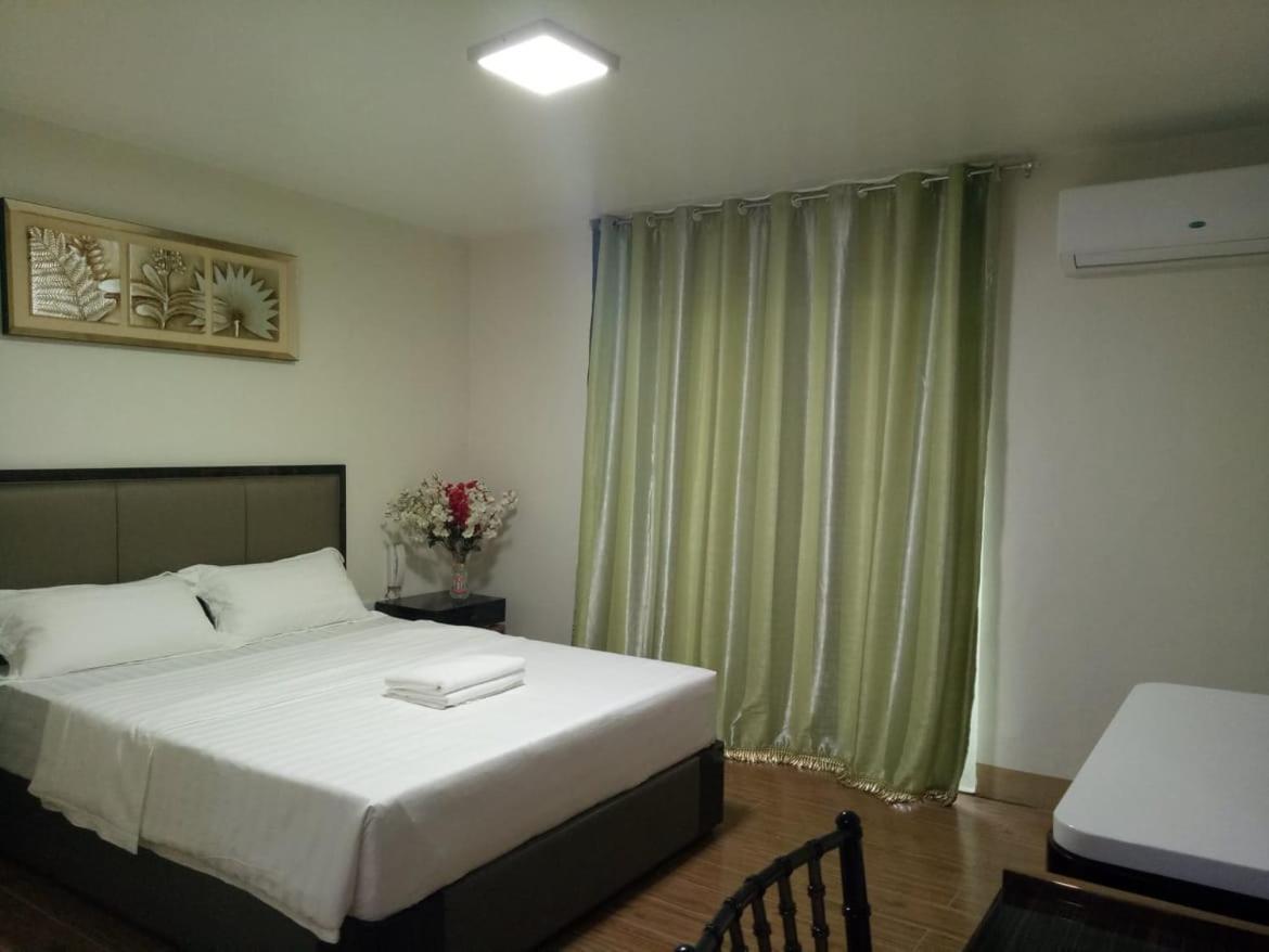 Meaco Royal Hotel - Batangas City Eksteriør bilde