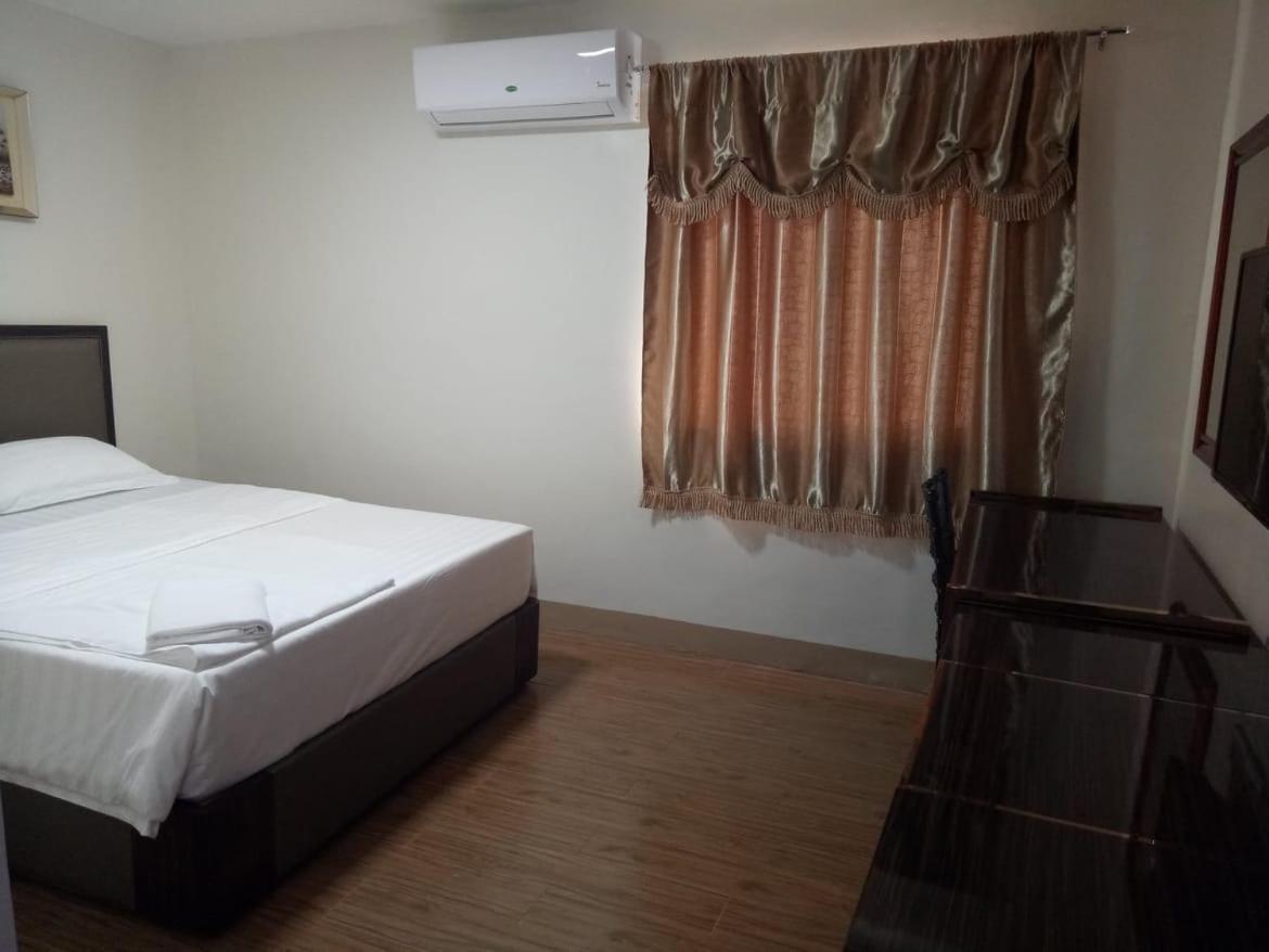 Meaco Royal Hotel - Batangas City Eksteriør bilde
