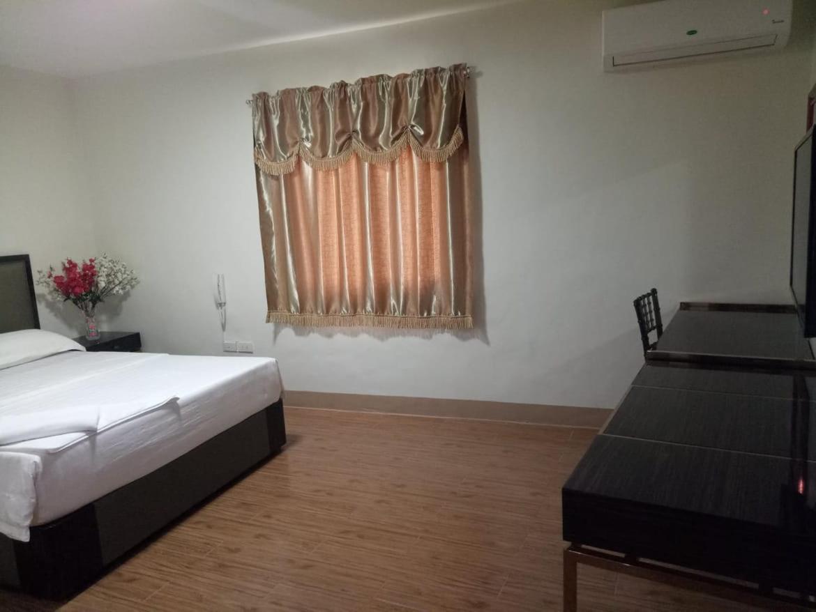 Meaco Royal Hotel - Batangas City Eksteriør bilde