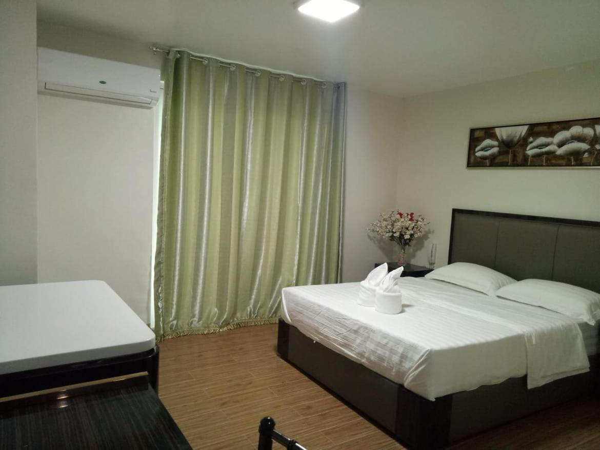 Meaco Royal Hotel - Batangas City Eksteriør bilde