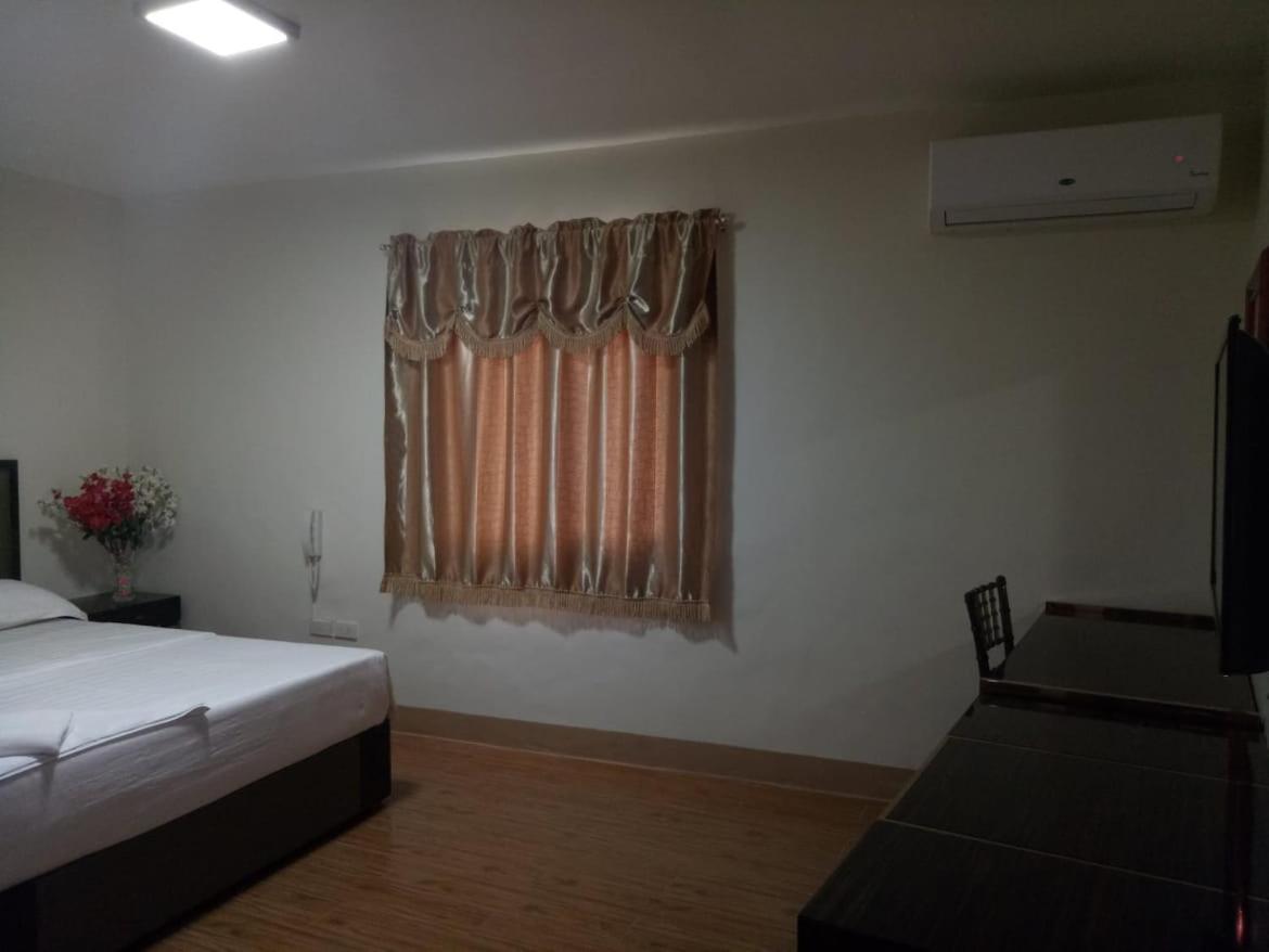 Meaco Royal Hotel - Batangas City Eksteriør bilde